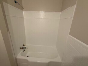 1529 S Ridgewood Ave in Daytona Beach, FL - Building Photo - Building Photo