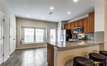 159 Wainscot Oak Wy in San Marcos, TX - Foto de edificio - Building Photo