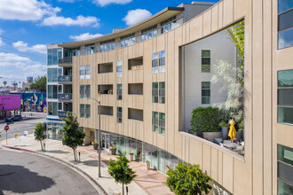 Fiona in West Hollywood, CA - Foto de edificio - Building Photo