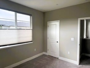 247 Dash Ct in Hayward, CA - Building Photo - Building Photo