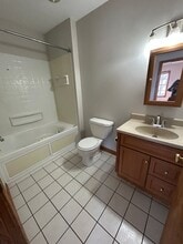 102 Parade St in Erie, PA - Foto de edificio - Building Photo