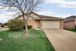 1512 Queens Brook Ln in Fort Worth, TX - Building Photo