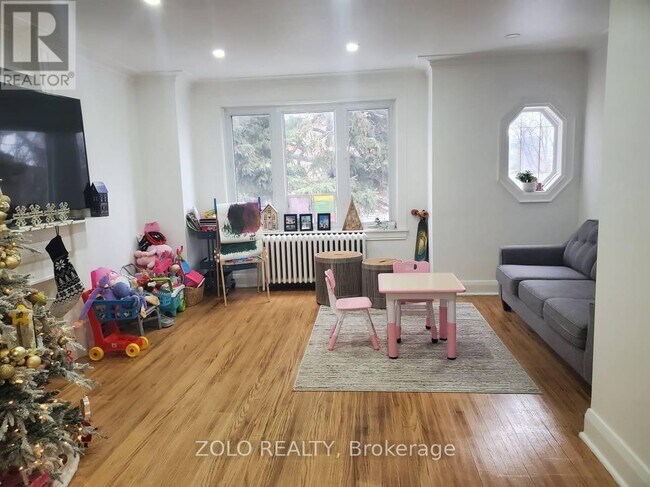 344 Northcliffe Blvd in Toronto, ON - Building Photo - Building Photo