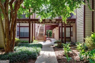 515 Cypress Pointe St in Alpharetta, GA - Building Photo