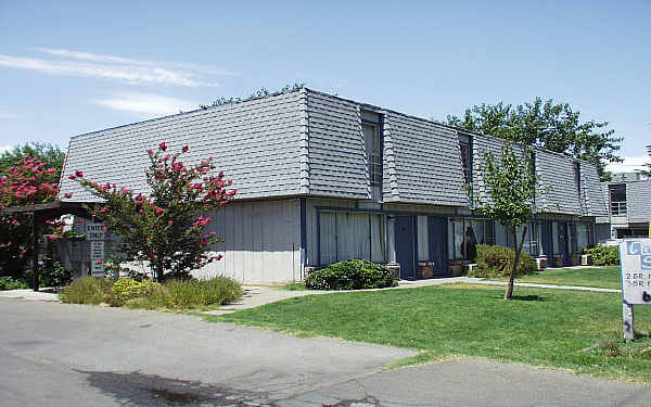 Cambridge Square Apartments in Woodland, CA - Building Photo - Building Photo