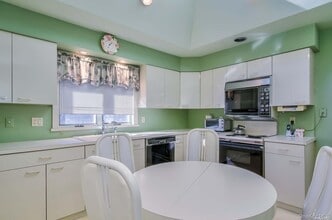 450 Lenox Rd in Huntington Station, NY - Building Photo - Building Photo