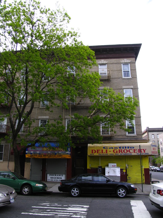 2478 Arthur Ave in Bronx, NY - Foto de edificio