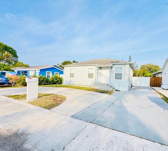 property at 909 C St