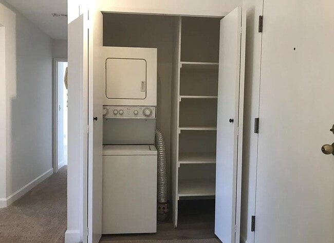 490 Mariners Island Blvd in San Mateo, CA - Building Photo - Building Photo