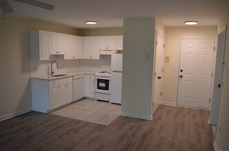 50 Myano Ln, Unit 4 in Stamford, CT - Building Photo - Building Photo