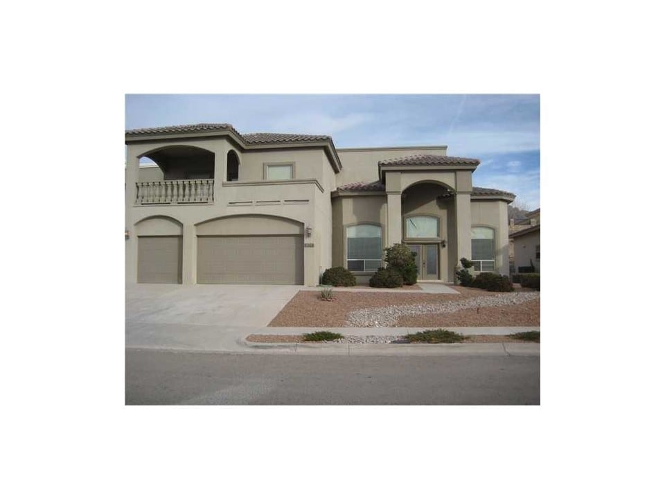 6368 Franklin Crest Drive in El Paso, TX - Building Photo
