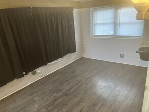 1013 W Decatur St in Decatur, IL - Building Photo - Building Photo