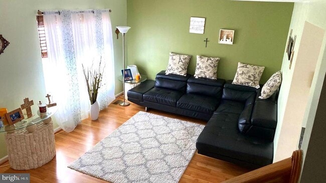 property at 23 E Newtown Pl