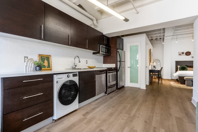 Jaide Lofts in Los Angeles, CA - Foto de edificio - Building Photo