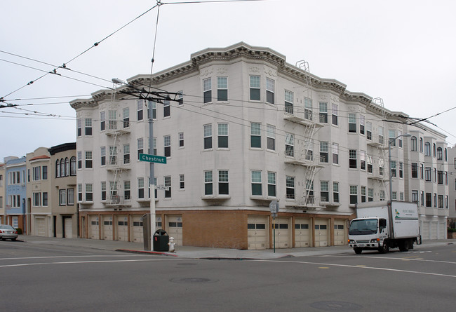 2390 Chestnut St in San Francisco, CA - Foto de edificio - Building Photo