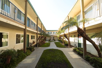 Cypress Pointe in San Clemente, CA - Foto de edificio - Building Photo