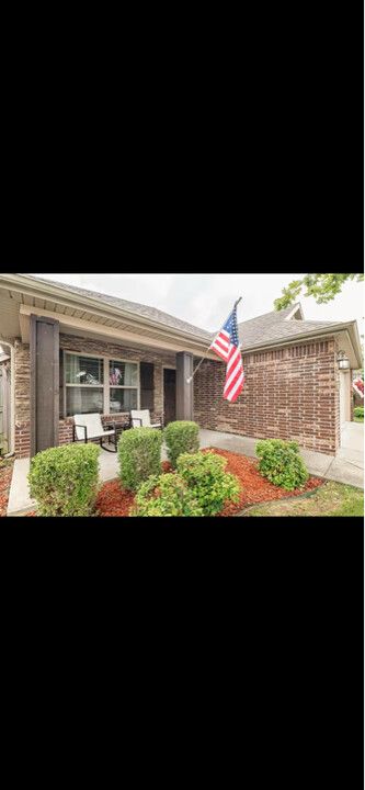 2676 N Barcelona Ave in Fayetteville, AR - Building Photo