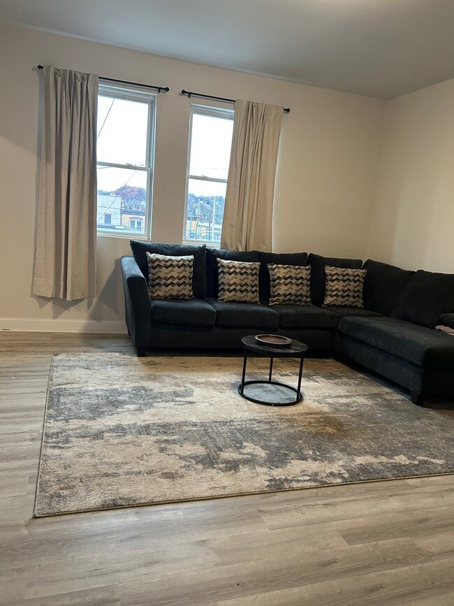 810 Hays St, Unit 1 in Homestead, PA - Building Photo - Building Photo