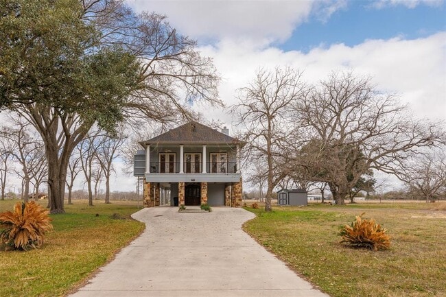 property at 322 Lake Placid Dr