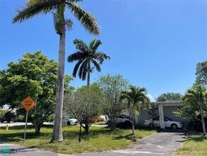 5600 Lagoon Dr in Fort Lauderdale, FL - Building Photo - Building Photo