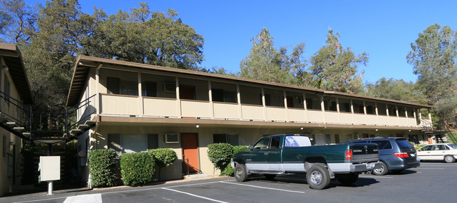 St. Kathryn Arms in Auburn, CA - Building Photo - Building Photo