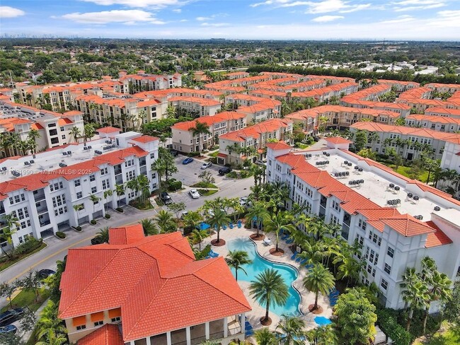 10170 SW 7th St, Unit 25-102 in Pembroke Pines, FL - Building Photo - Building Photo