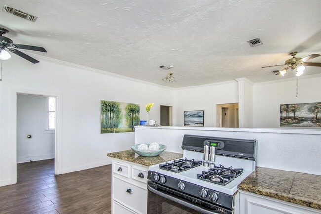 property at 11844 13th St