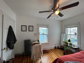 26 White St, Unit 2 in Cambridge, MA - Foto de edificio - Building Photo