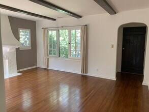 1451 N Oxford Ave in Pasadena, CA - Foto de edificio - Building Photo