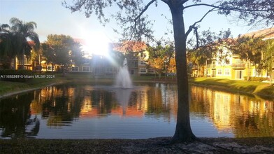 8977 Wiles Rd, Unit #108 LAKE VIEW in Coral Springs, FL - Foto de edificio - Building Photo