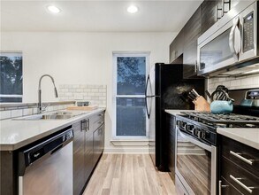 1106 Neans Dr in Austin, TX - Building Photo - Building Photo