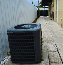 11611 NW 57th Ct in Hialeah, FL - Building Photo - Building Photo