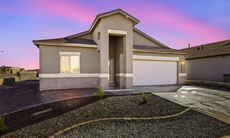 788 Plains Blackfoot Dr in Socorro, TX - Building Photo