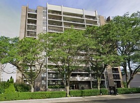 44 Strawberry Hill Ave, Unit 11L in Stamford, CT - Building Photo