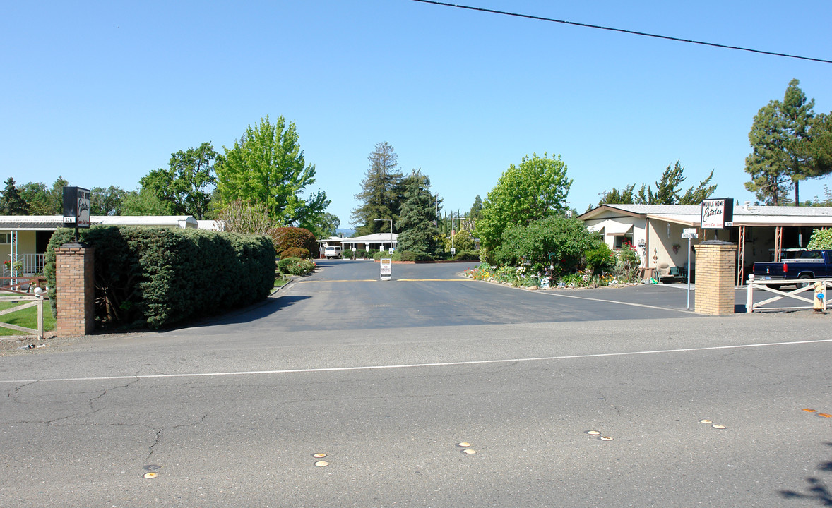 5761 Old Redwood Hwy in Santa Rosa, CA - Building Photo