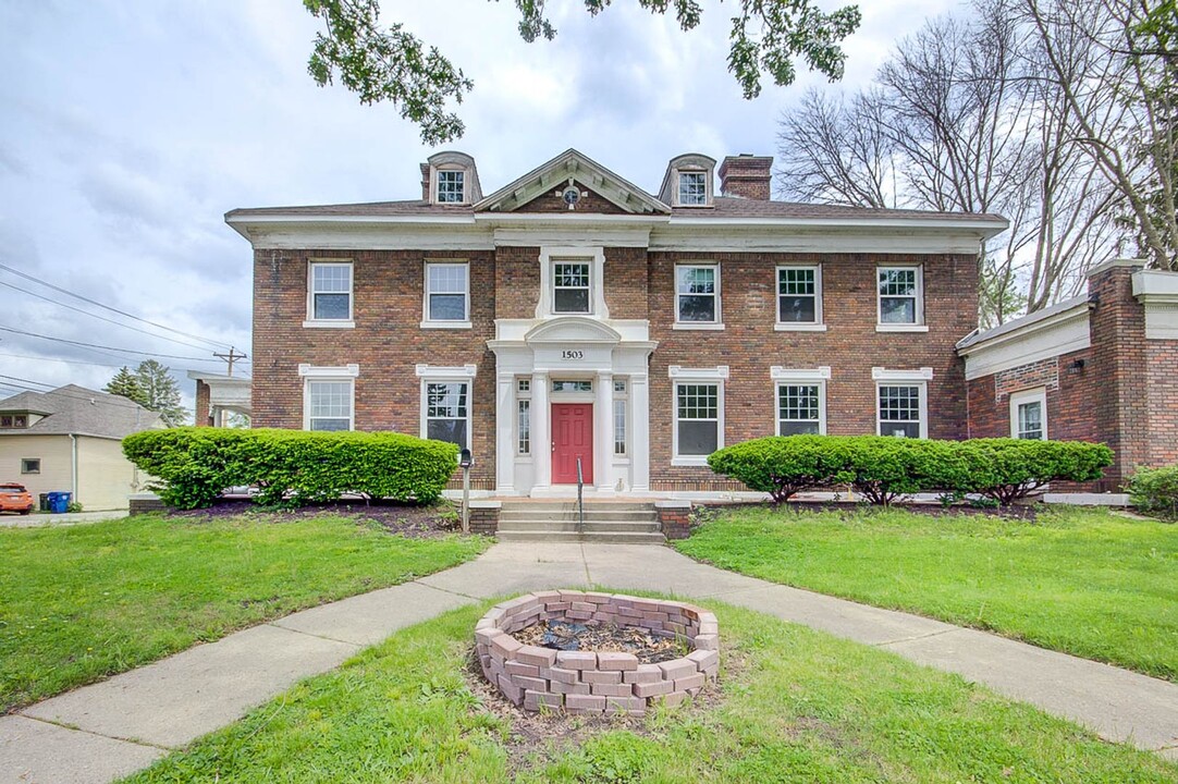 1503 Farnam St in Davenport, IA - Building Photo