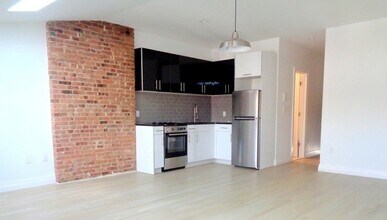 456 Quincy St, Unit 2 in Brooklyn, NY - Building Photo - Building Photo