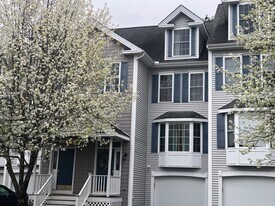 66 Georgetown Dr in Nashua, NH - Building Photo