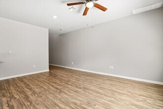 516 E Slaughter Ln, Unit 2903 in Austin, TX - Foto de edificio - Building Photo