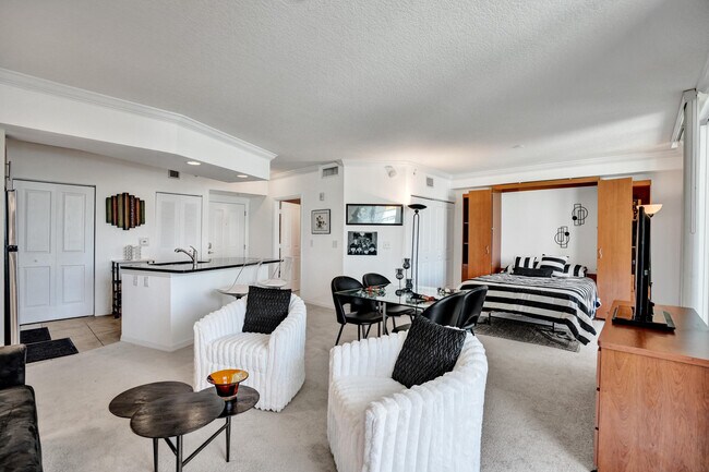 600 S Dixie Hwy in West Palm Beach, FL - Building Photo - Building Photo