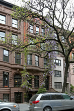 33 W 74th St in New York, NY - Building Photo - Building Photo