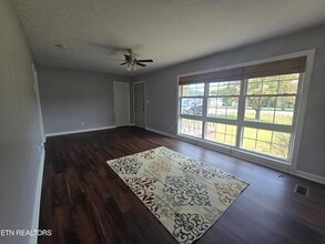 415 Highland Dr, Unit 2 in Clinton, TN - Building Photo - Building Photo