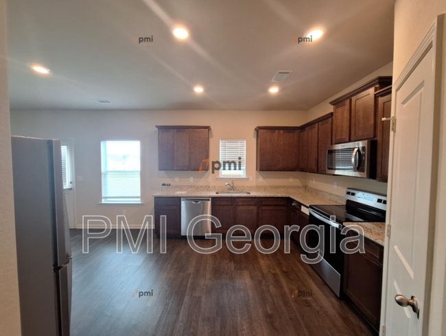 110 Foley Dr in Euharlee, GA - Building Photo - Building Photo