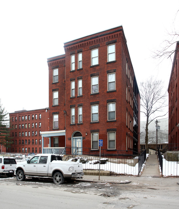 23-37 Wellington St in Worcester, MA - Foto de edificio