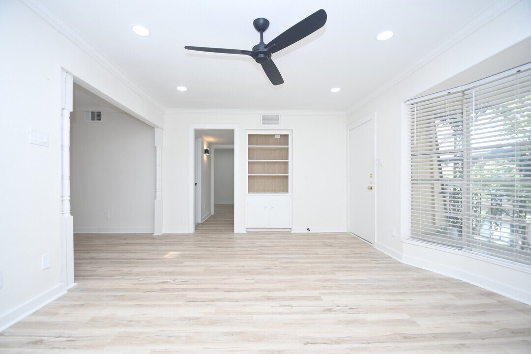 800 Post Oak Blvd in Houston, TX - Building Photo