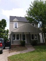 2104 Perth St in Toledo, OH - Building Photo
