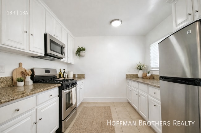 5414 1/2 Fountain Ave in Los Angeles, CA - Building Photo - Building Photo