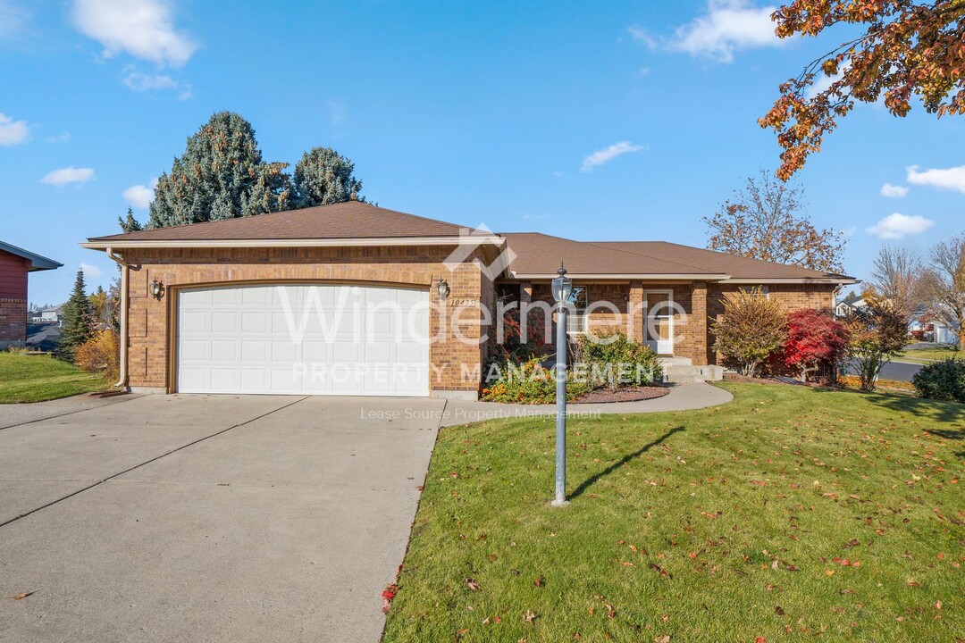 10435 N Iroquois Dr in Spokane, WA - Building Photo