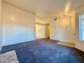 5843 Charlotte Pl in Palmdale, CA - Building Photo - Building Photo