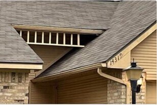 14319 Whitecross Dr in Houston, TX - Building Photo